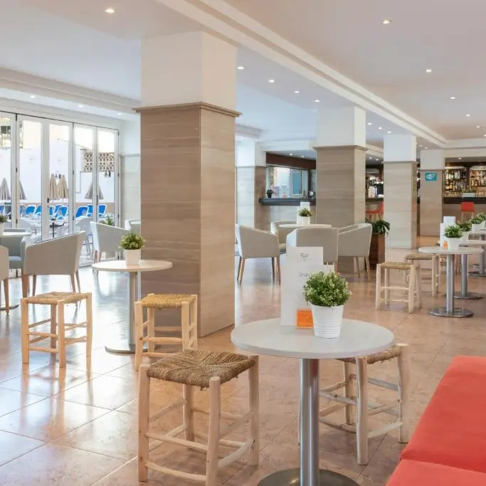 HSM Reina del Mar lobby.webp