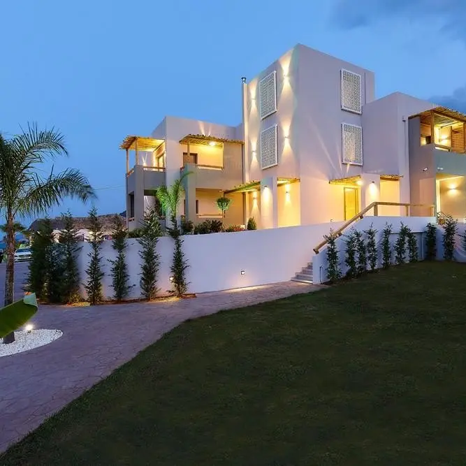 Bali Star exterior seara 2.webp
