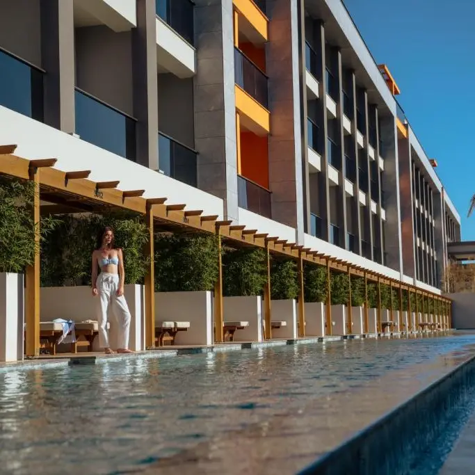 Sentido Luna Vista swim out.webp