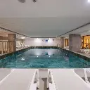Sentdido Luna Vista piscina interioara.webp